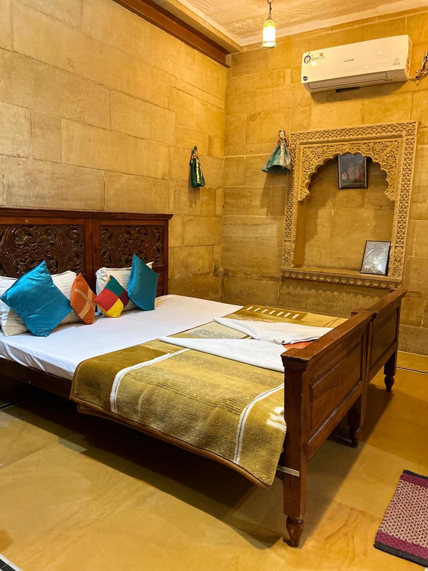 Hotel Pol Haveli Jaisalmer Eksteriør bilde
