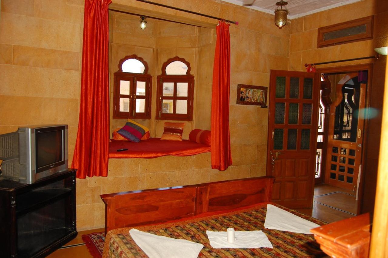 Hotel Pol Haveli Jaisalmer Rom bilde